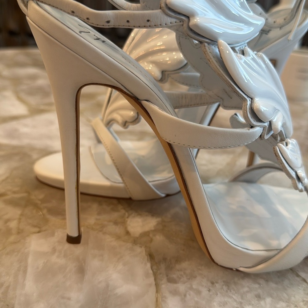 Giuseppe Zanotti "Cruel Summer" heels in white. SZ 38 - Picture 13 of 15